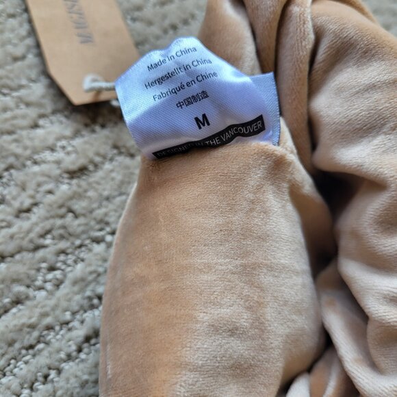 Women’s Lined Warm Beanie – Merino Wool – Light Green – Size M – NWT - Picture 6 of 10